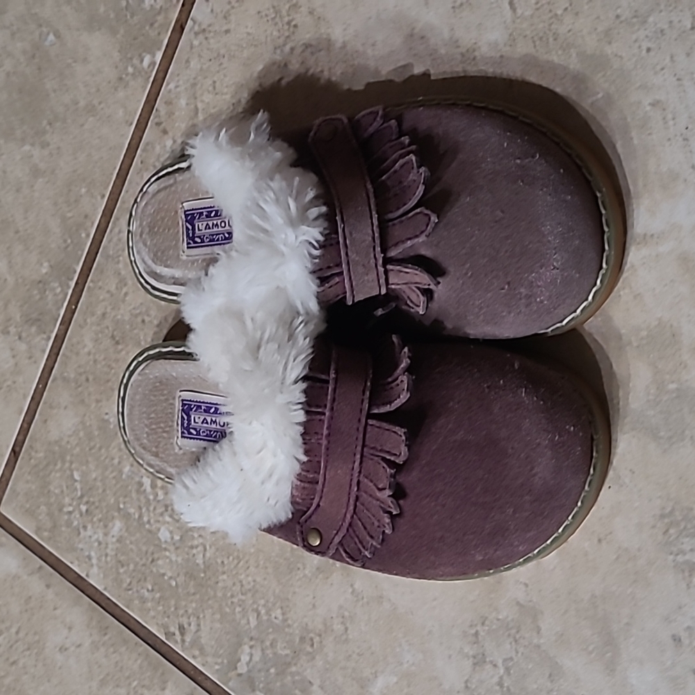 Girls slippers with hard sole